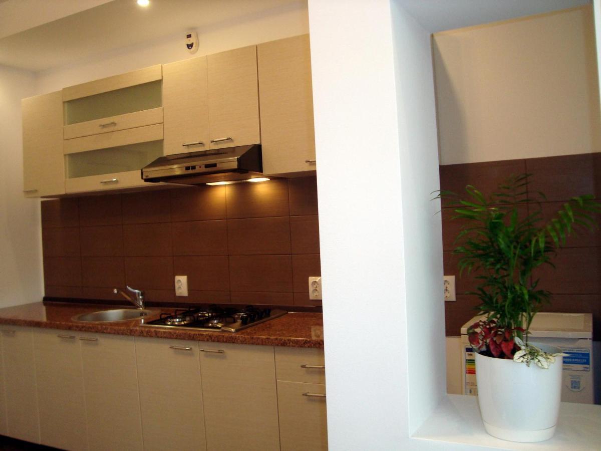 Hotel Casa Cu Flori Buşteni Esterno foto
