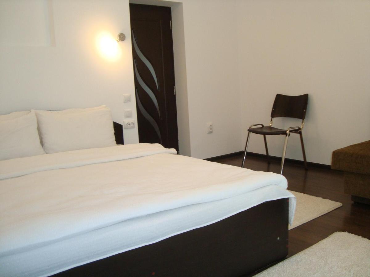 Hotel Casa Cu Flori Buşteni Esterno foto