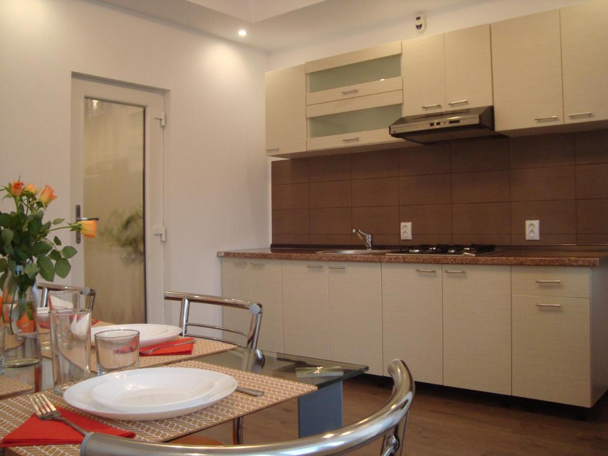 Hotel Casa Cu Flori Buşteni Esterno foto