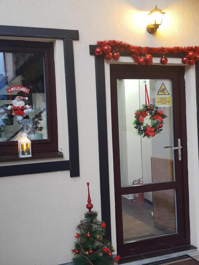 Hotel Casa Cu Flori Buşteni Esterno foto