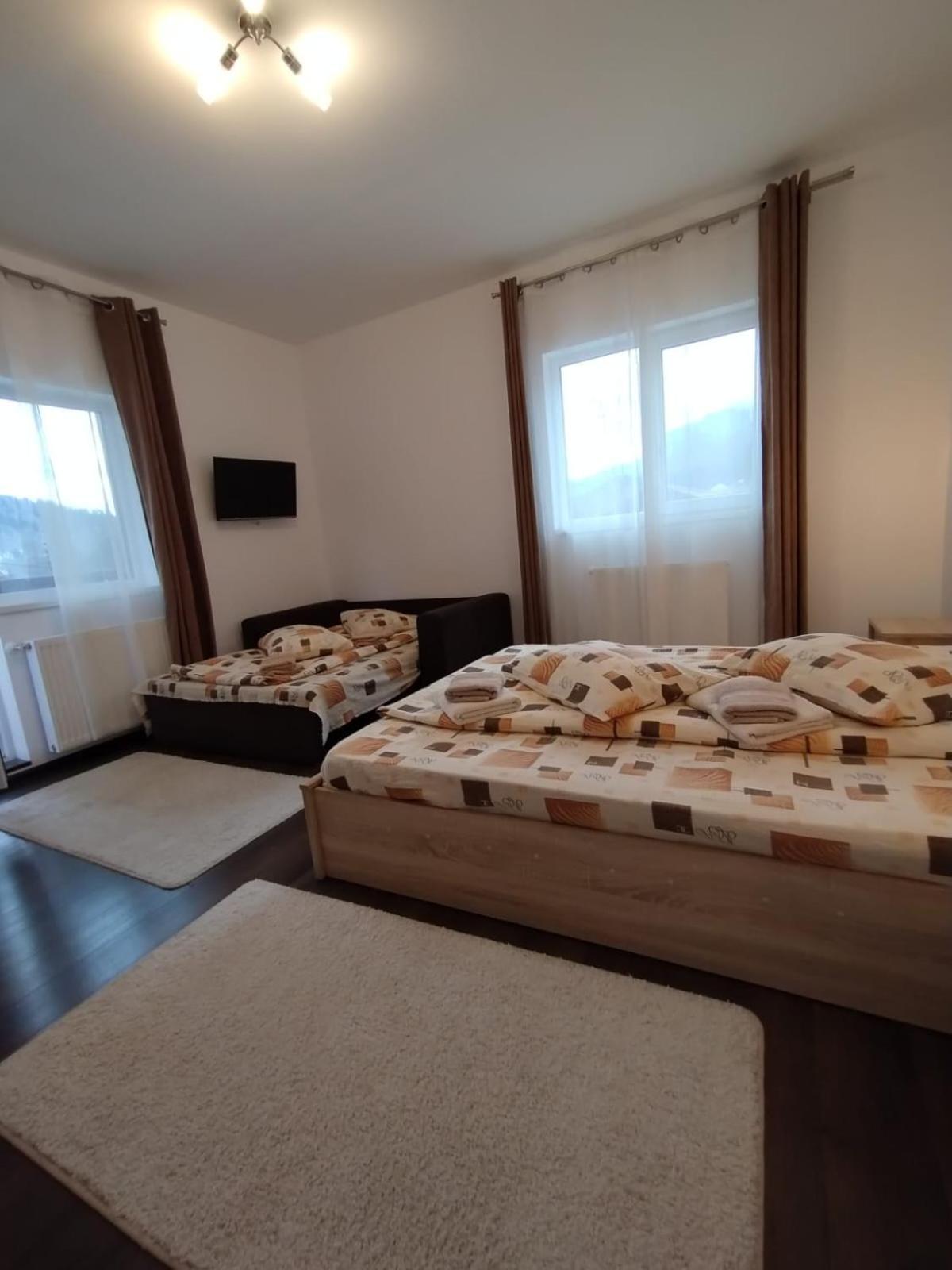 Hotel Casa Cu Flori Buşteni Esterno foto