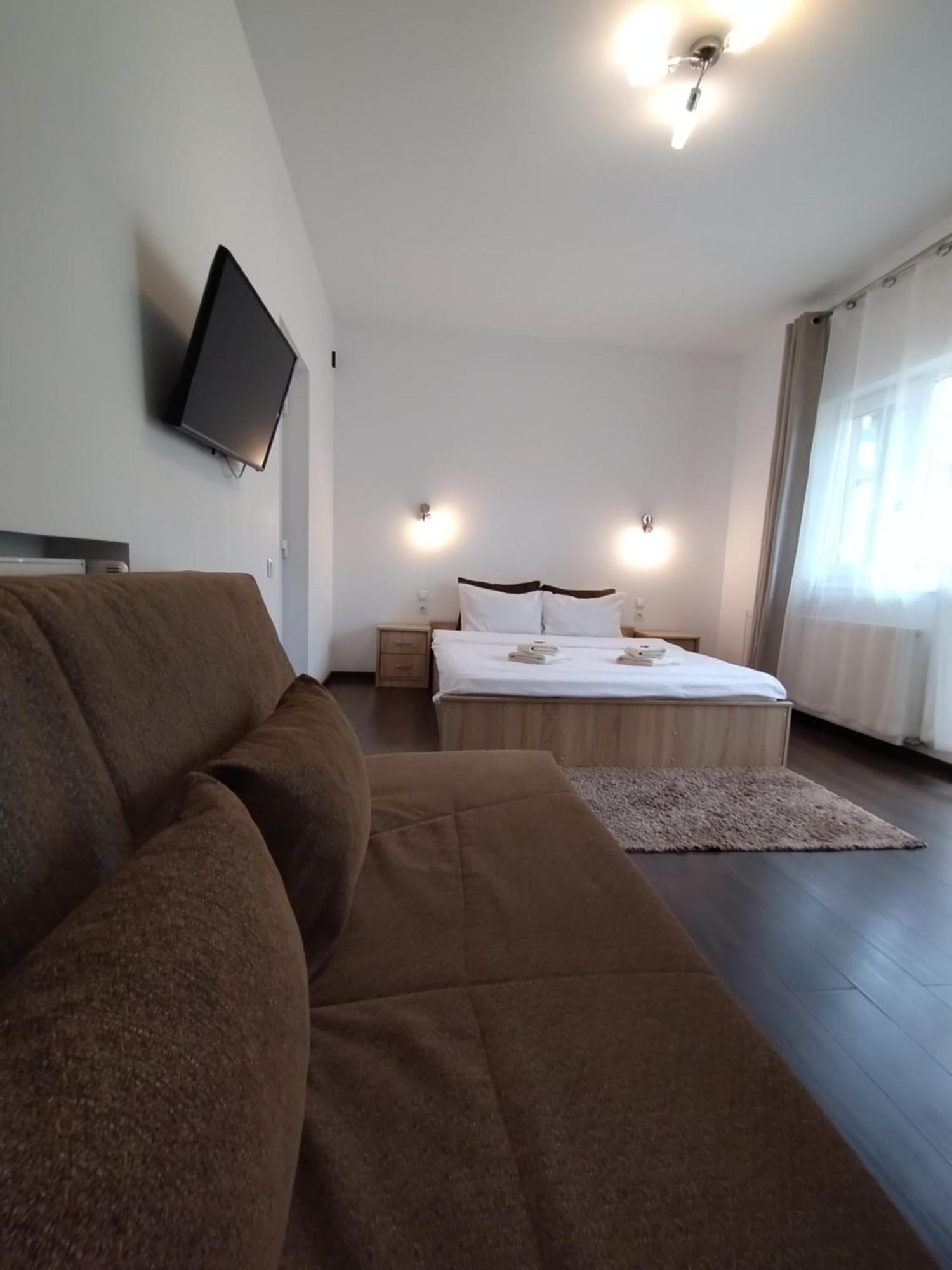 Hotel Casa Cu Flori Buşteni Esterno foto